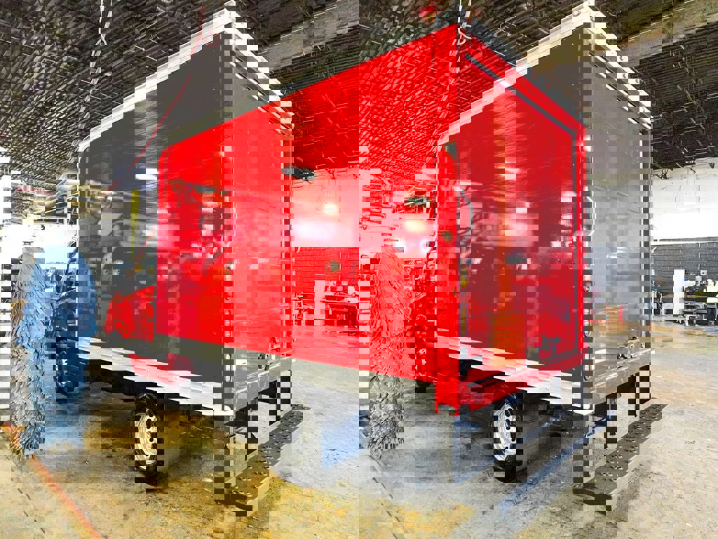 Used 2016 Freightliner Sprinter 3500 image 4