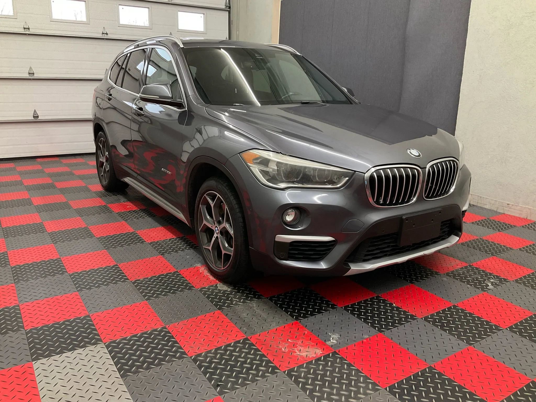 Used 2017 BMW X1 xDrive28i image 2