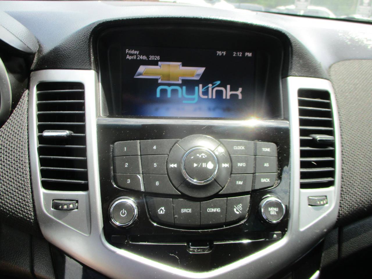 Used 2015 Chevrolet Cruze LT FWD image 14