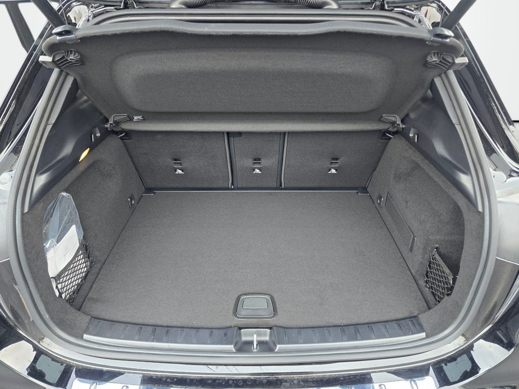 New 2026 Mercedes-Benz GLA 250 4MATIC image 11