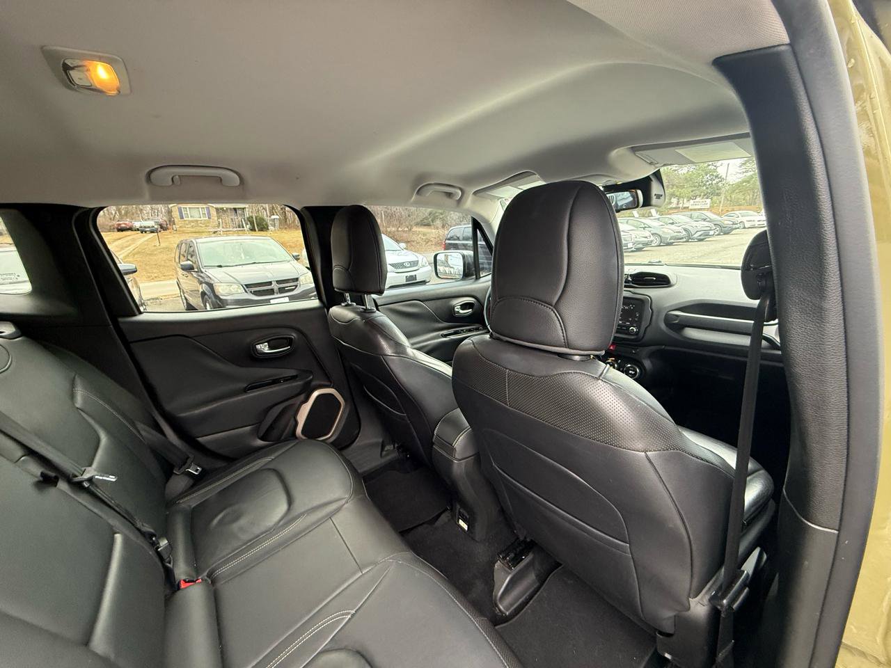 Used 2015 Jeep Renegade Limited FWD image 24