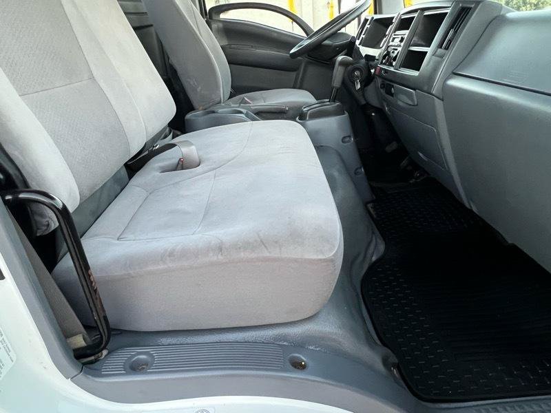 Used 2018 Isuzu NPR RWD image 24