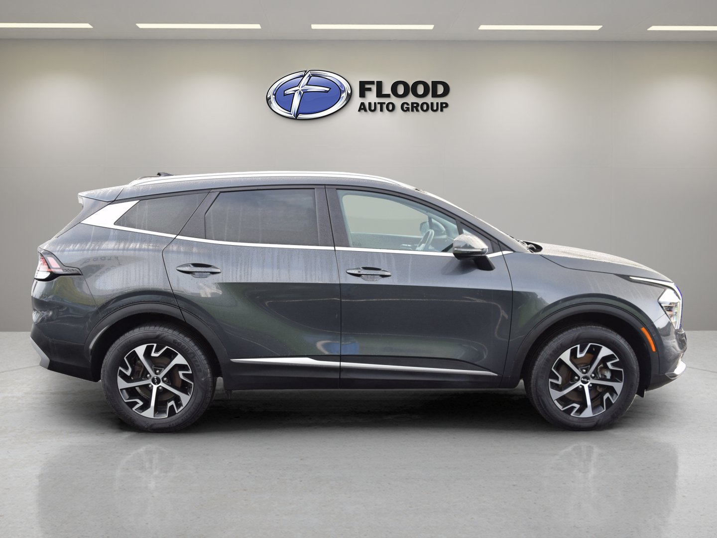 Used 2024 Kia Sportage EX AWD/4WD image 3