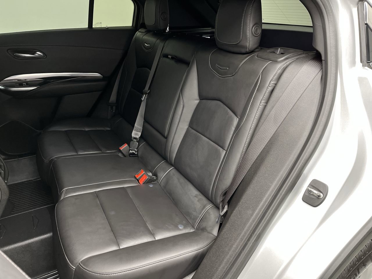 Used 2021 Cadillac XT4 Luxury w/ Cold Weather Package image 10