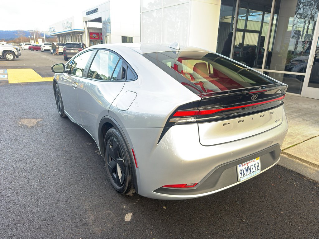 Used 2024 Toyota Prius LE image 10