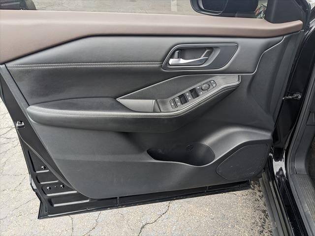 Used 2023 Nissan Rogue SV w/ SV Premium B Package AWD/4WD image 9