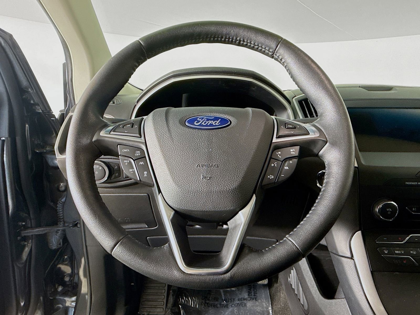 Used 2019 Ford Edge SEL w/ Equipment Group 201A AWD/4WD image 11