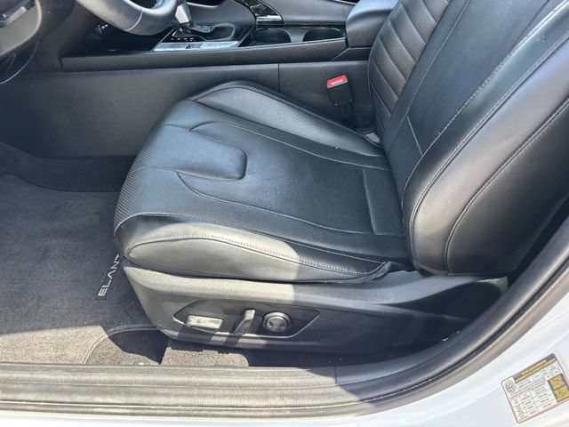 Used 2023 Hyundai Elantra Limited FWD image 21