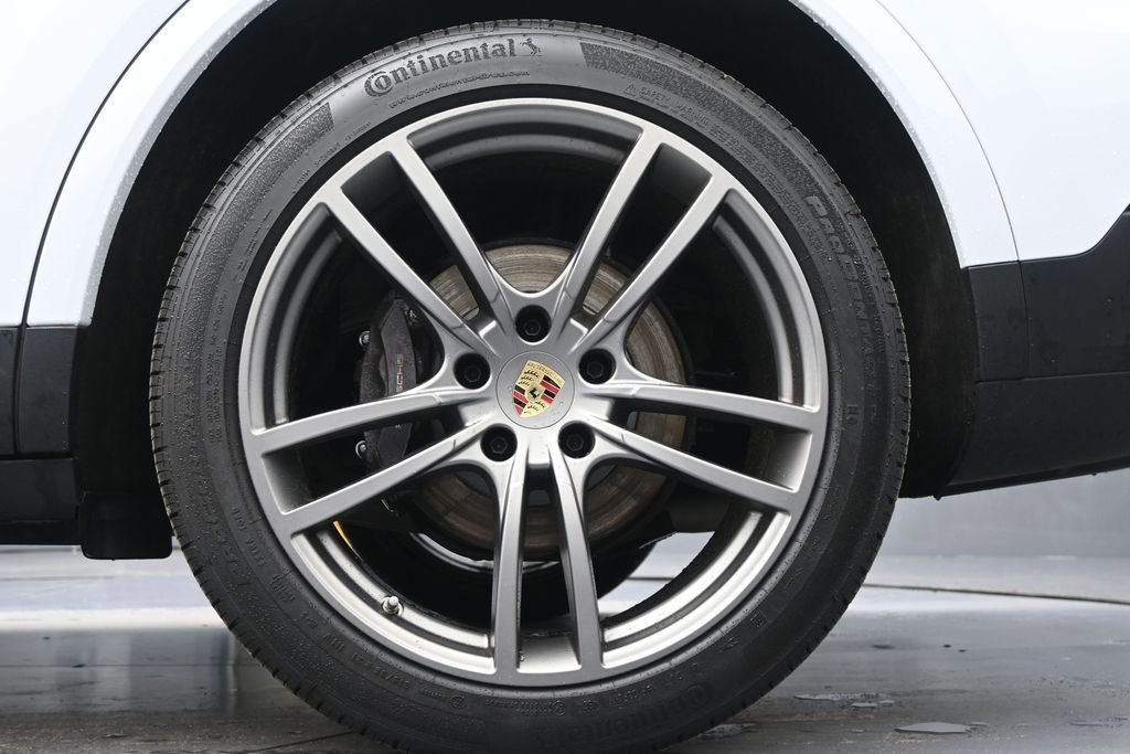 Used 2023 Porsche Cayenne AWD/4WD image 9