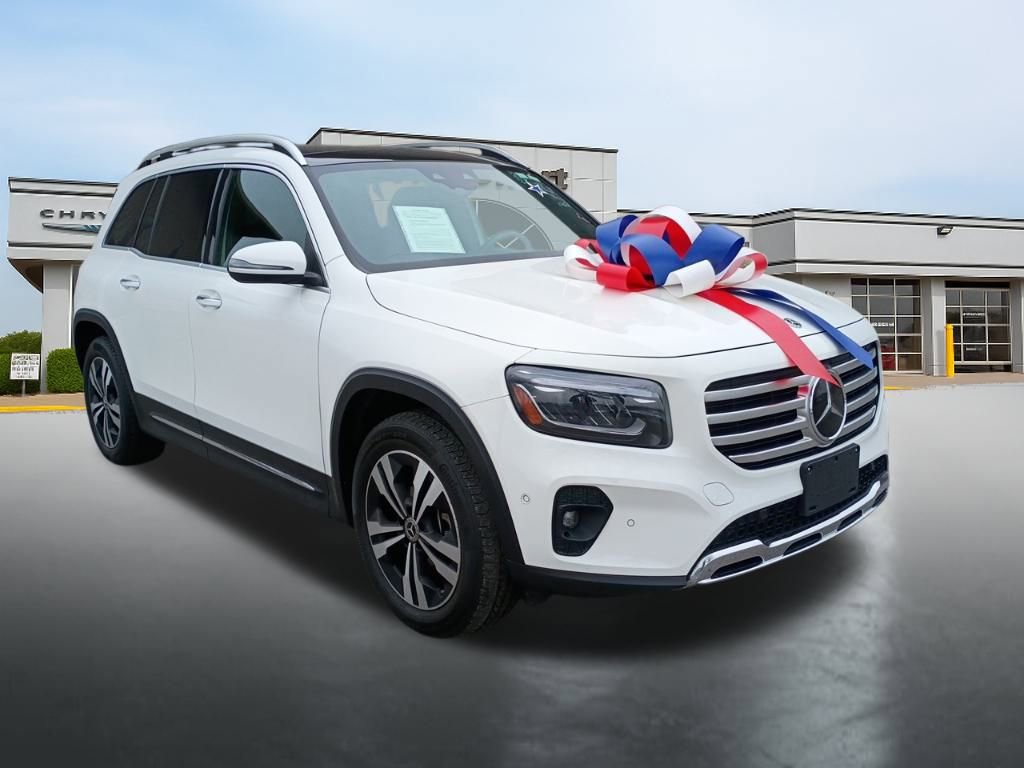 Used 2024 Mercedes-Benz GLB 250 4MATIC w/ Driver Assistance Package image 7