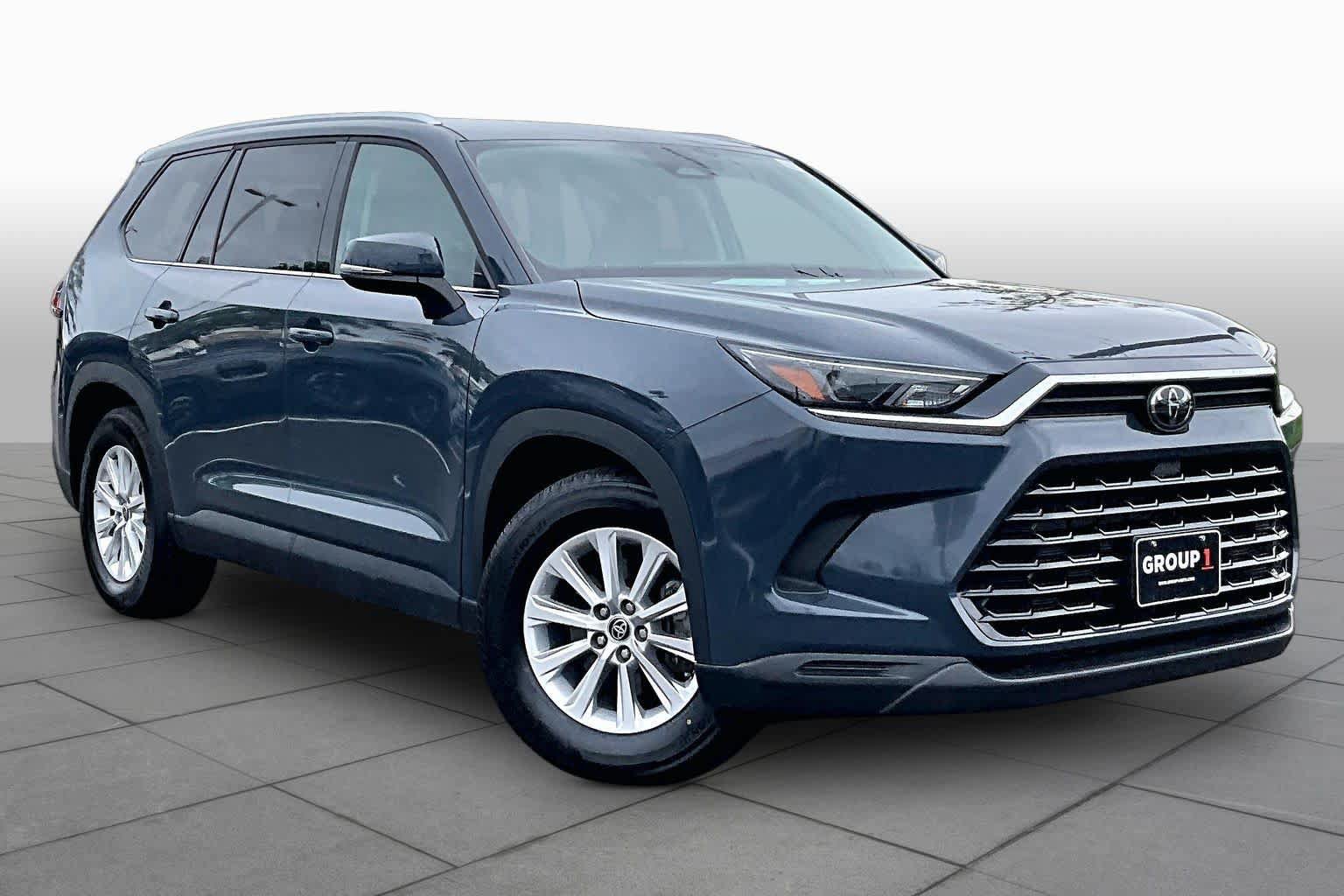 Used 2025 Toyota Grand Highlander AWD image 3