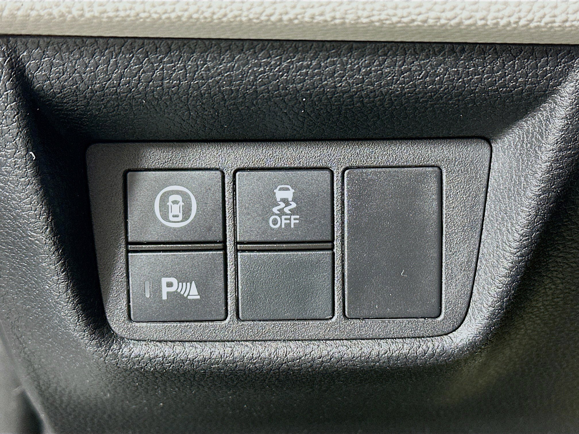 Used 2018 Honda Accord Touring image 16