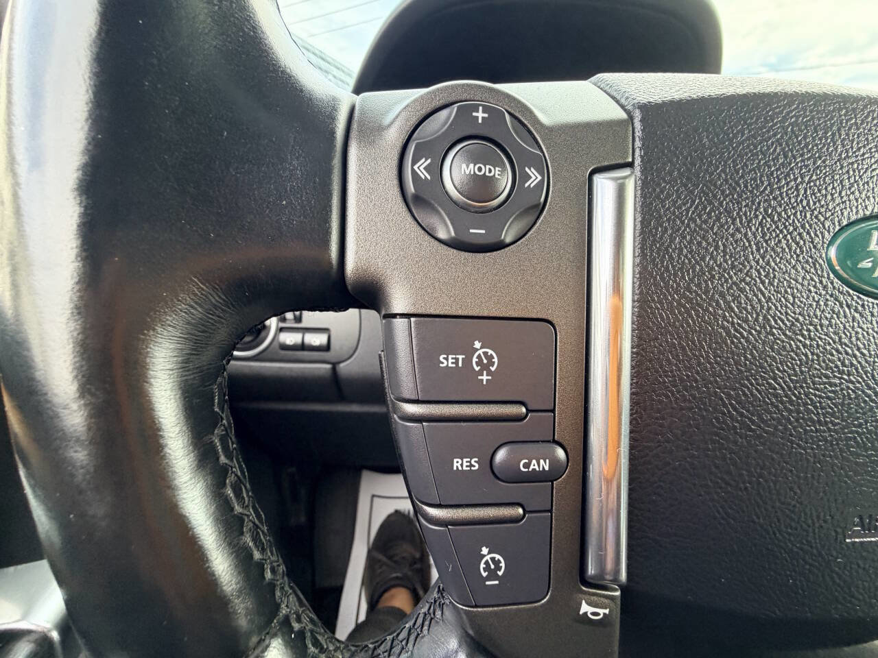 Used 2013 Land Rover LR4 HSE image 11