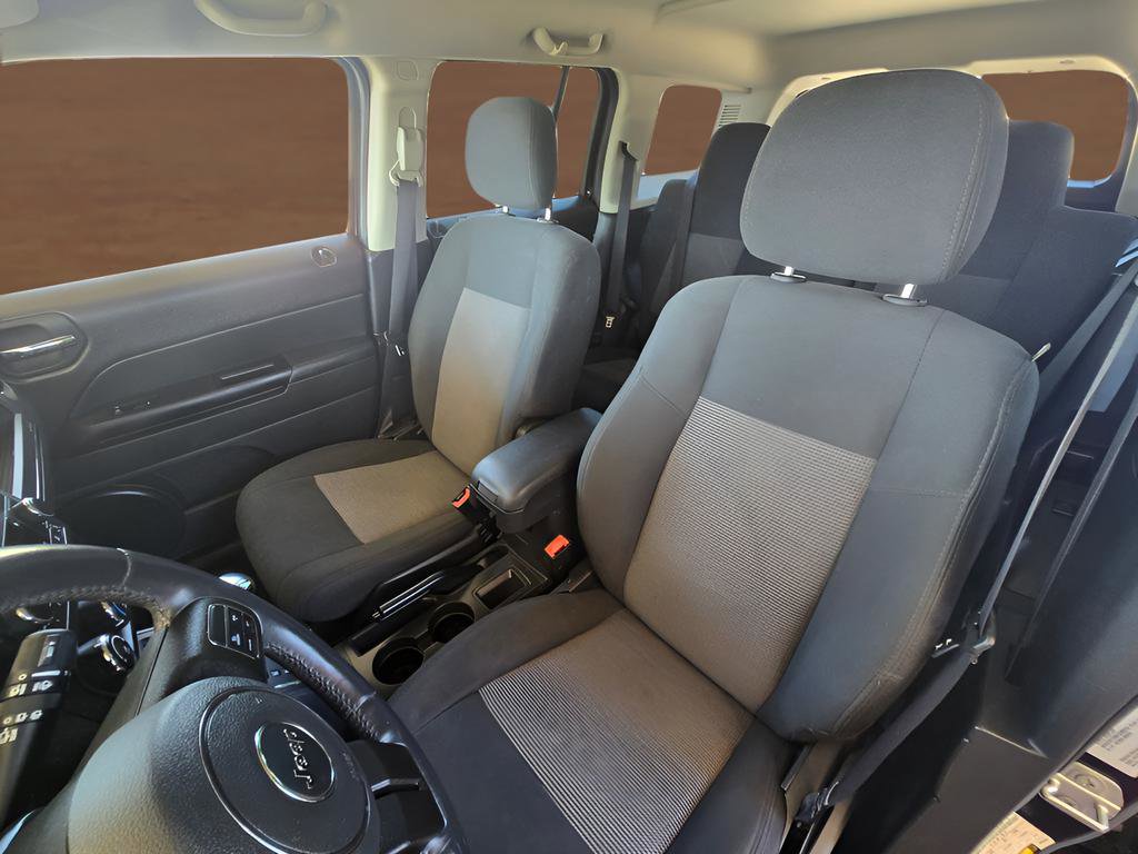 Used 2014 Jeep Patriot Latitude FWD image 10