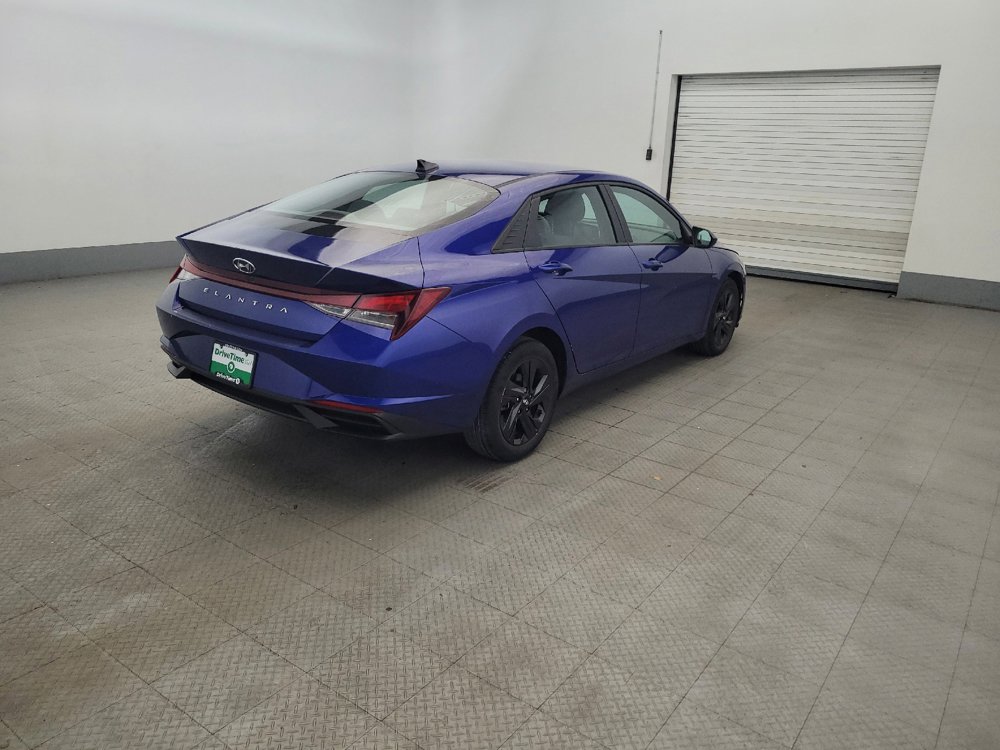 Used 2023 Hyundai Elantra SEL FWD image 9