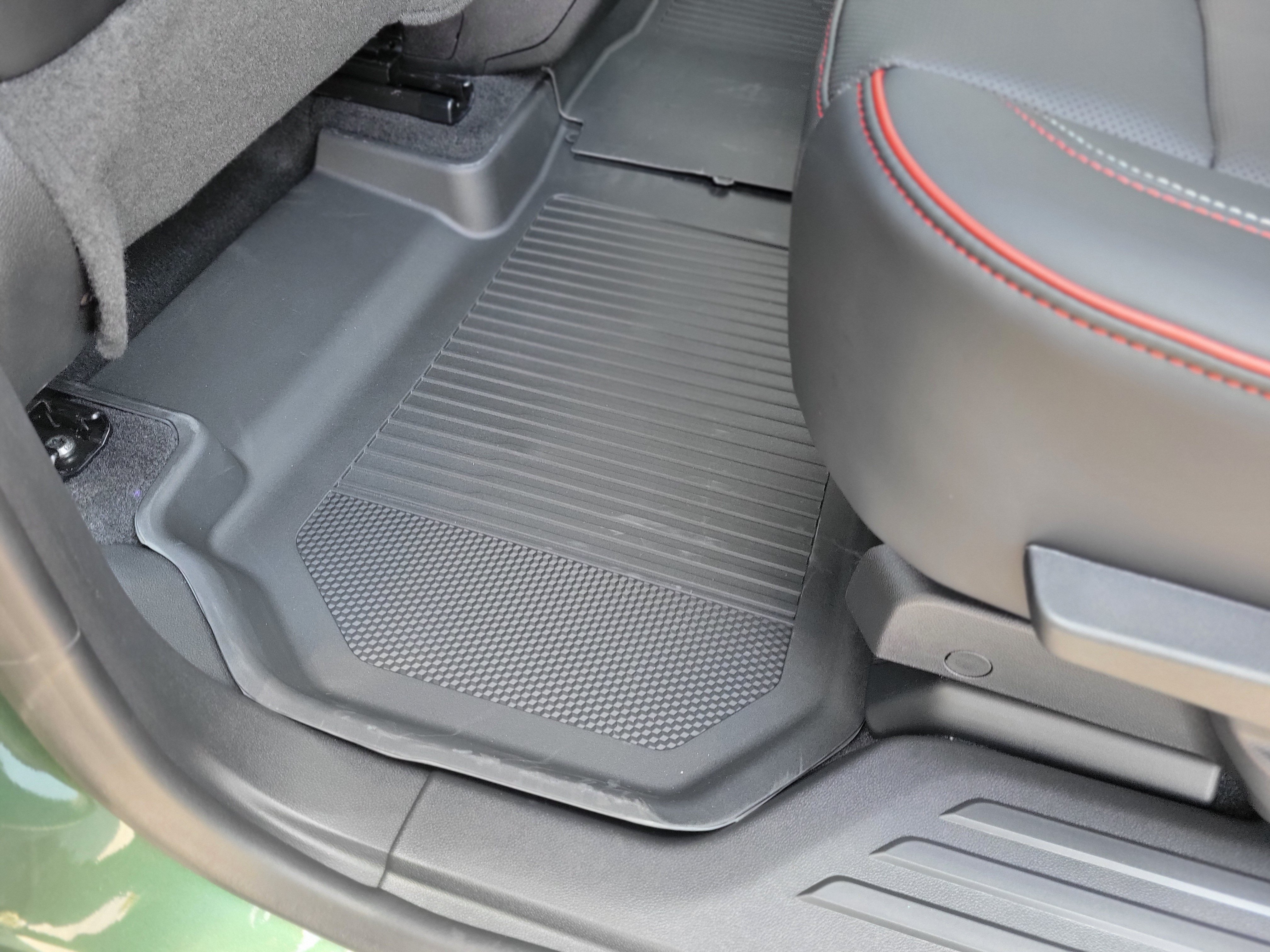 New 2027 Chevrolet Traverse RS w/ LPO, Floor Liner Package FWD image 37