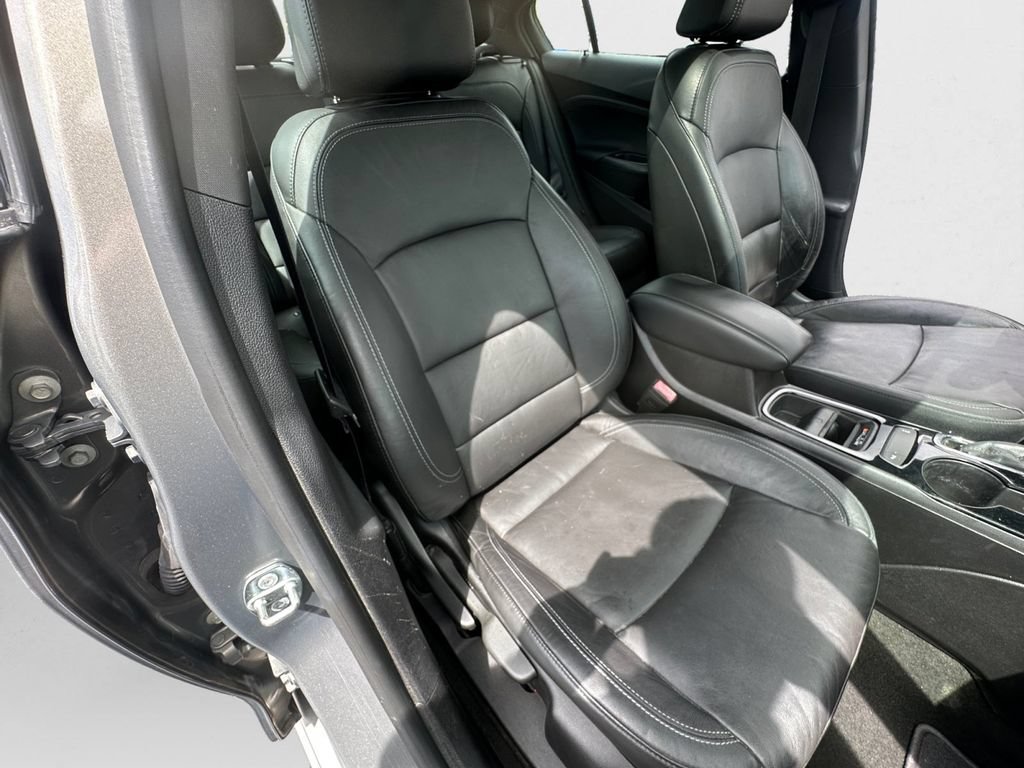 Used 2017 Chevrolet Cruze Premier FWD image 25