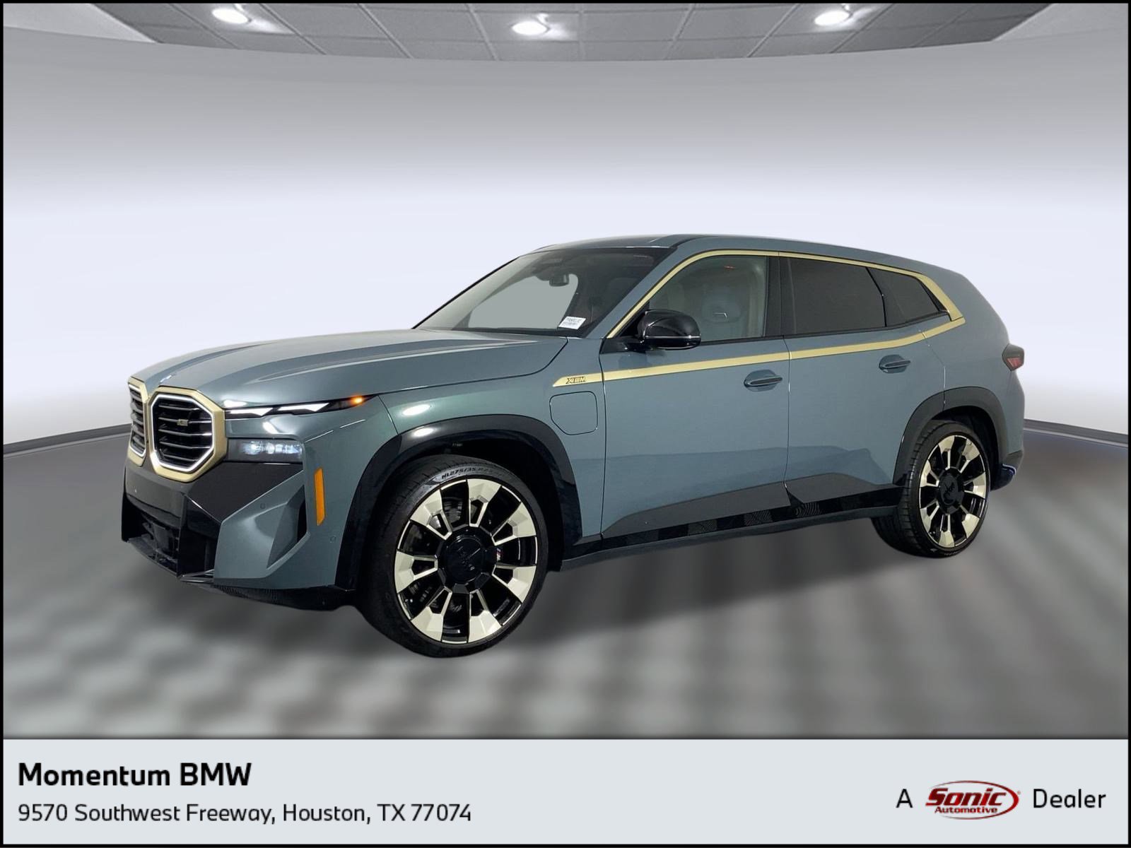 Used 2023 BMW XM image 1