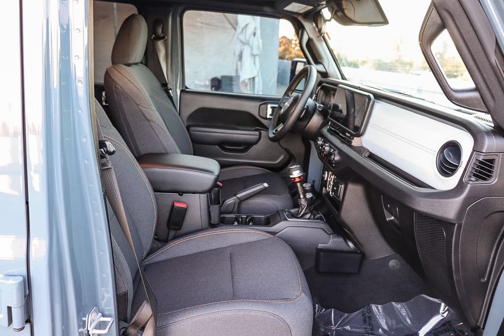 Used 2025 Jeep Wrangler Unlimited Sport AWD/4WD image 19