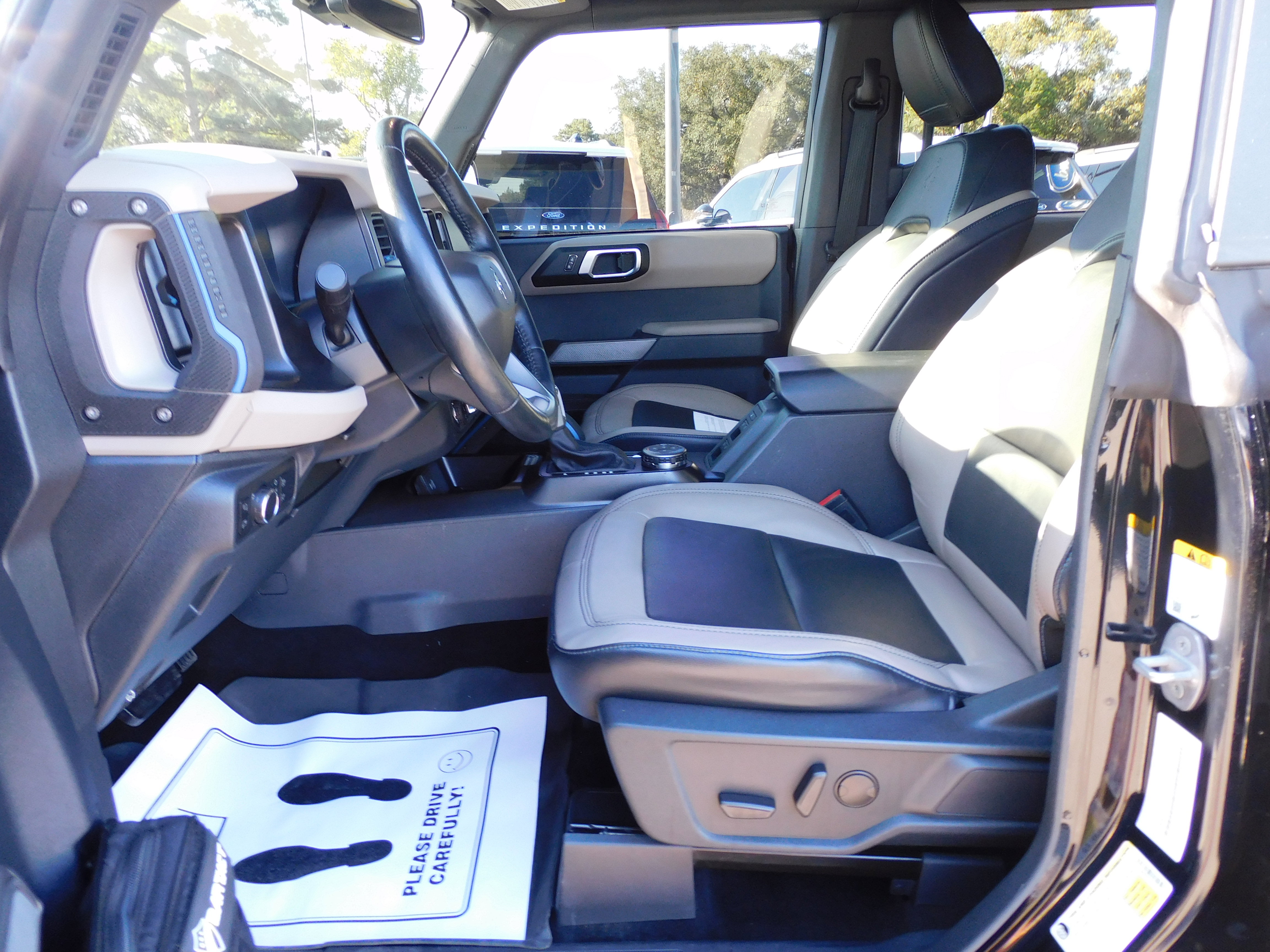 Used 2022 Ford Bronco Wildtrak image 11