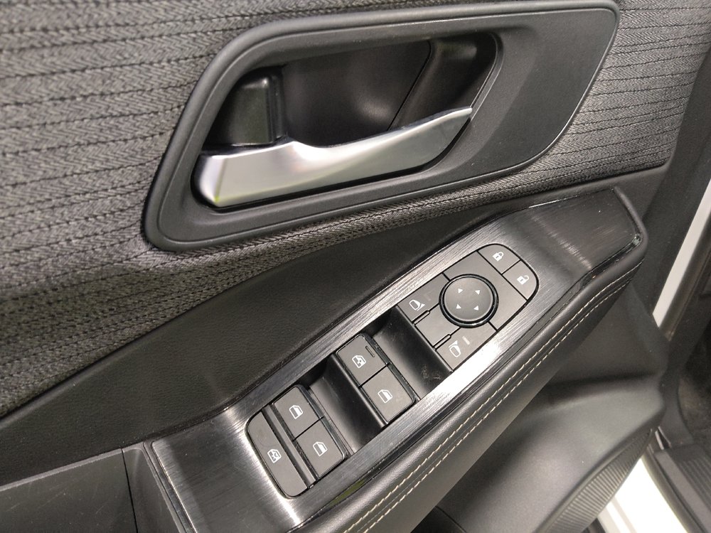 Used 2023 Nissan Rogue SV image 27