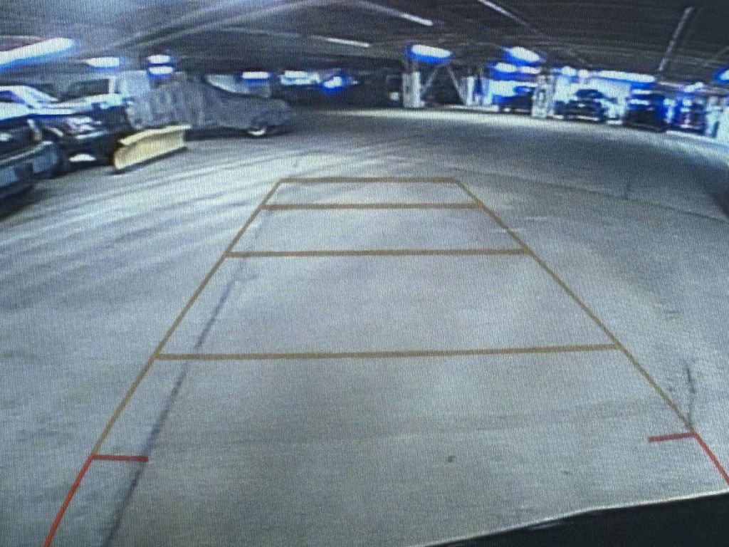 Used 2018 Cadillac XT5 Luxury w/ Driver Awareness Package AWD/4WD image 28