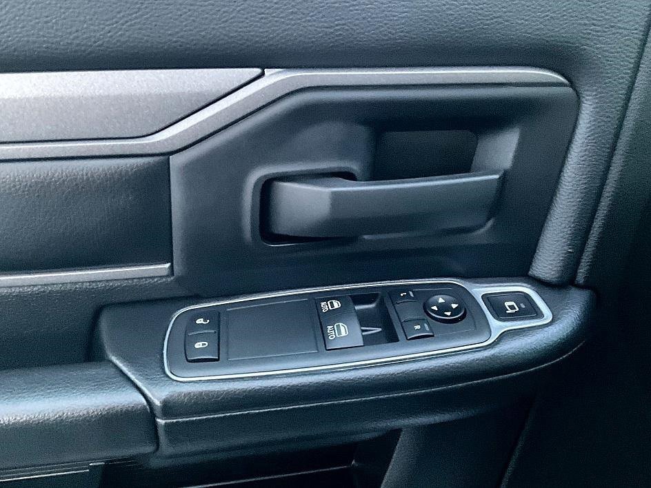 Used 2024 RAM 3500 Tradesman w/ Chrome Appearance Group image 13