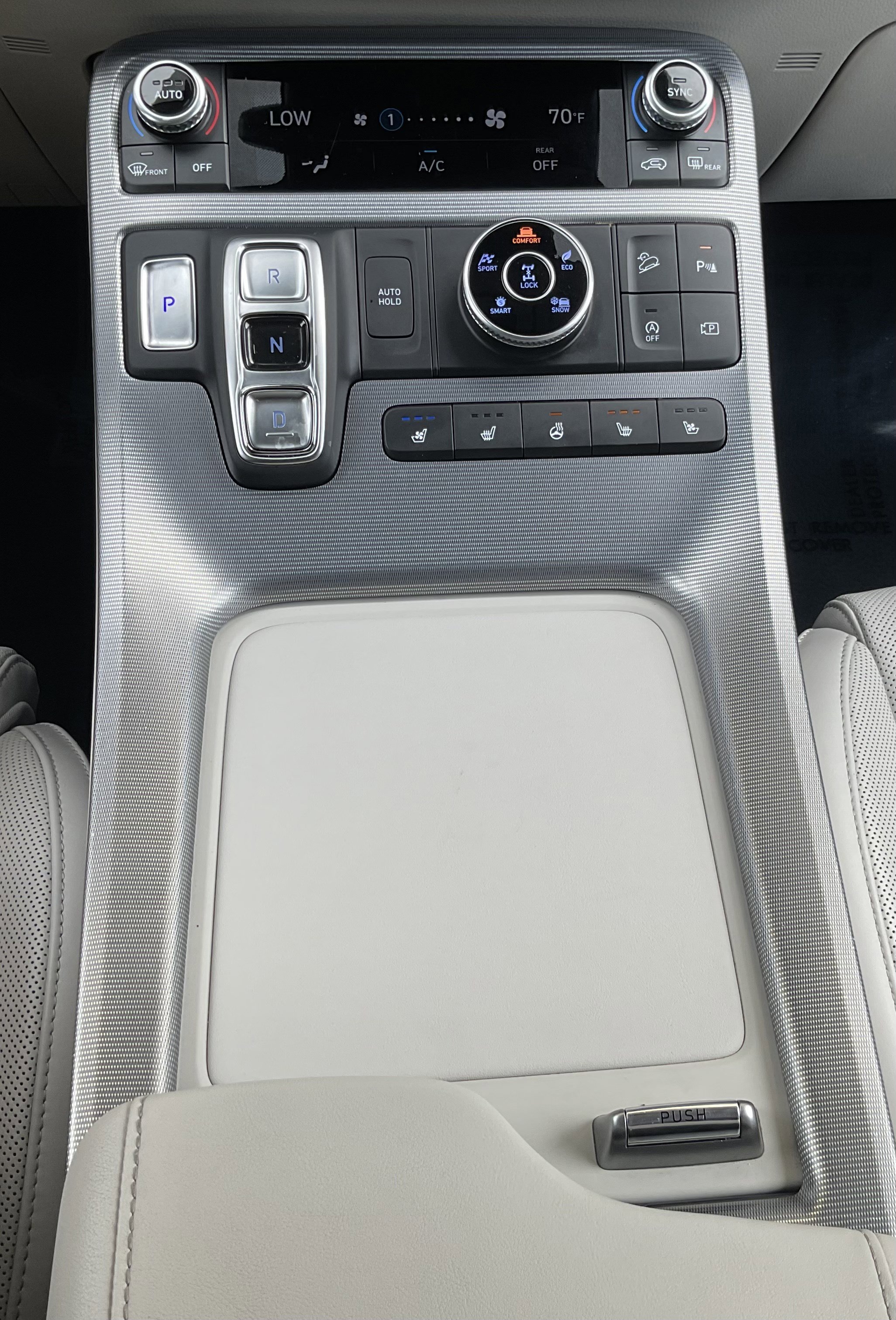 Used 2024 Hyundai Palisade Calligraphy image 21