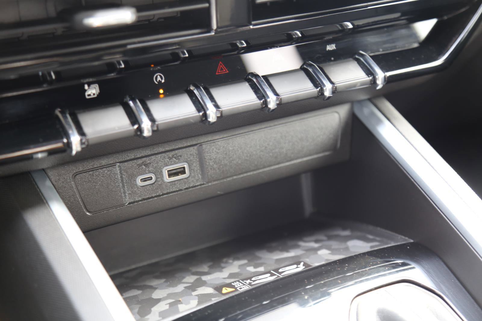 Used 2023 Chevrolet Colorado LT w/ LT Convenience Package II image 13