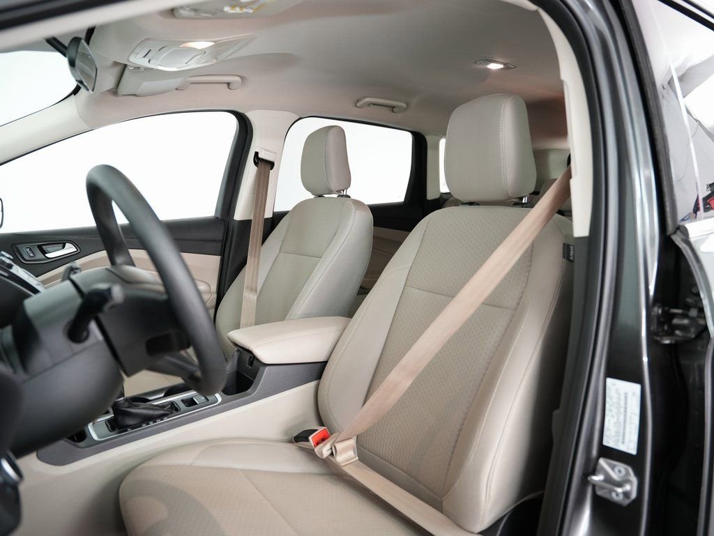 Used 2018 Ford Escape SE image 44