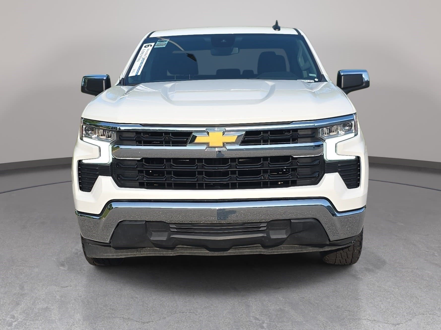 Used 2025 Chevrolet Silverado 1500 LT RWD image 2