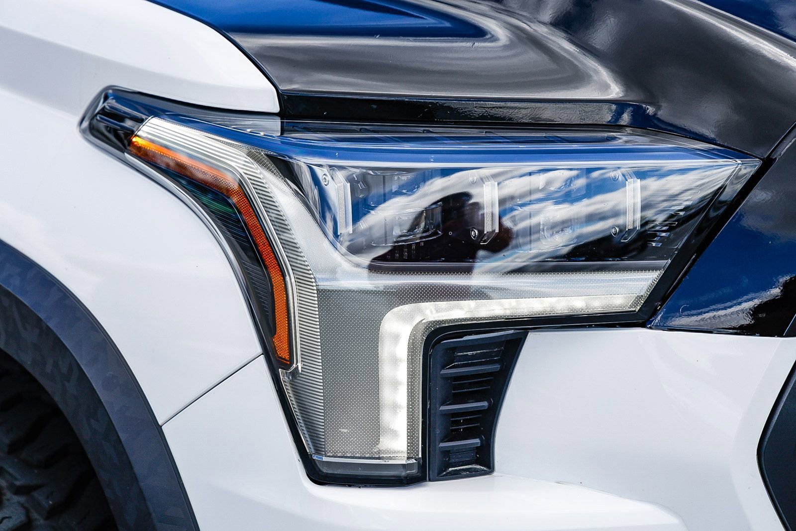 Used 2025 Toyota Sequoia TRD Pro AWD/4WD image 7