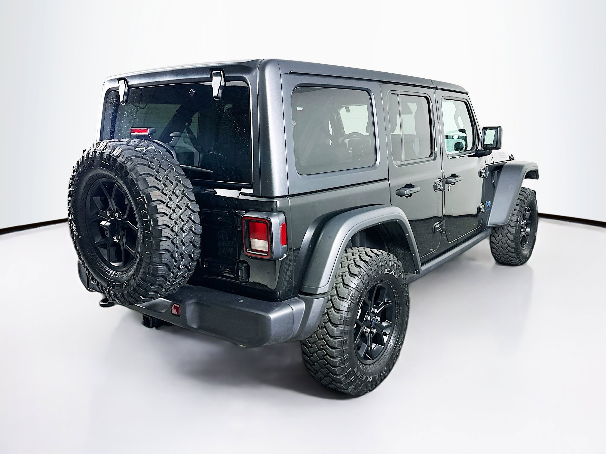 Used 2025 Jeep Wrangler Willys image 9