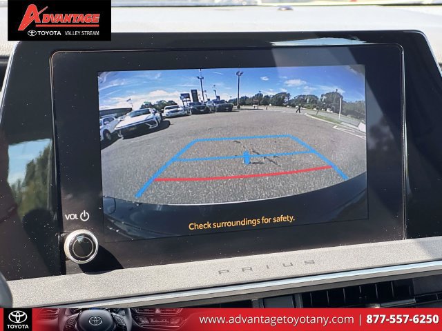 Used 2023 Toyota Prius LE AWD/4WD image 30