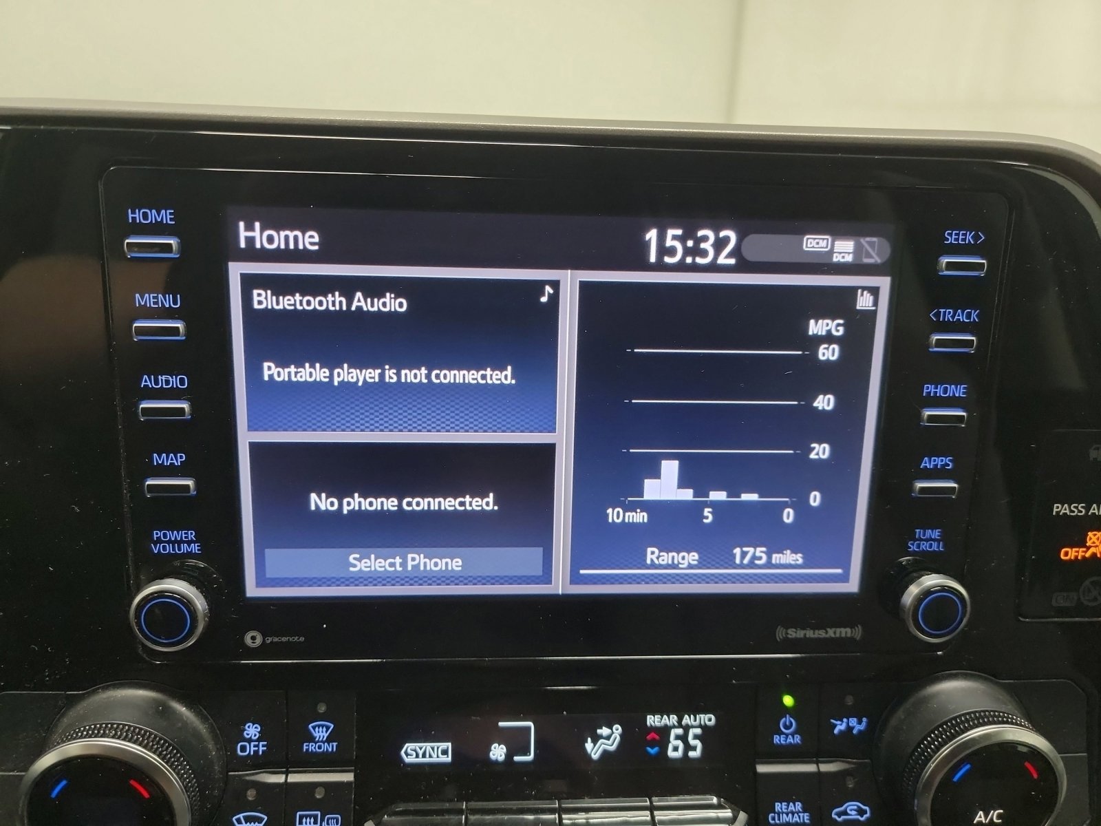 Used 2022 Toyota Highlander L image 24