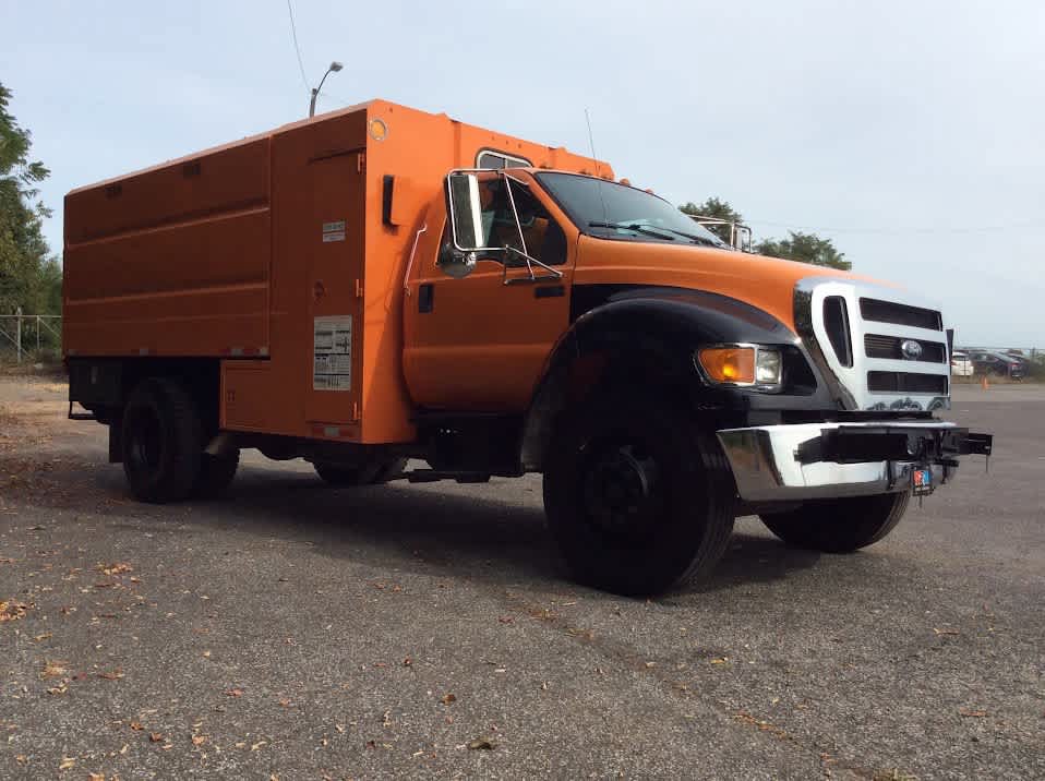 Used 2013 Ford F750 2WD Regular Cab Super Duty image 4