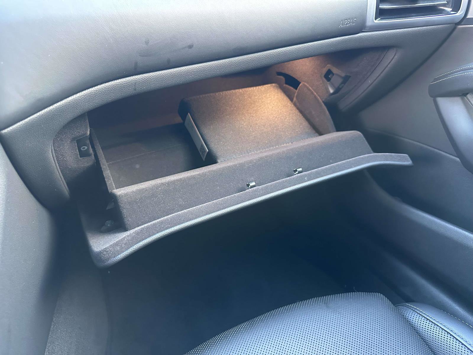 Used 2021 BMW M850i xDrive Coupe w/ M Carbon Exterior Package image 31