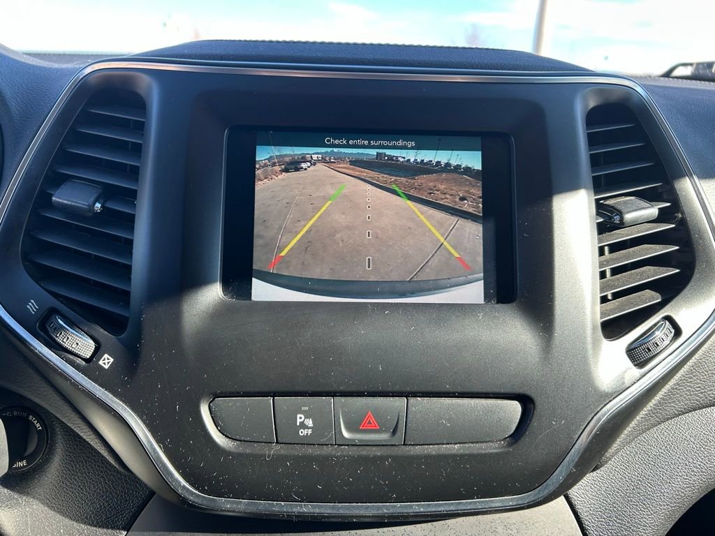 Used 2019 Jeep Cherokee Latitude w/ Popular Appearance Group image 23