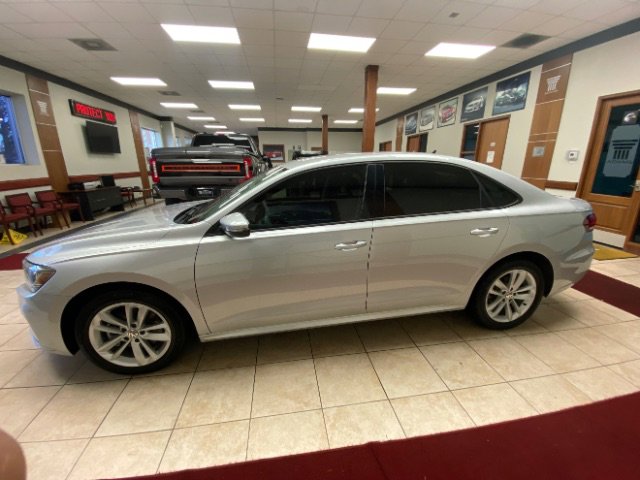 Used 2020 Volkswagen Passat 2.0T S image 2