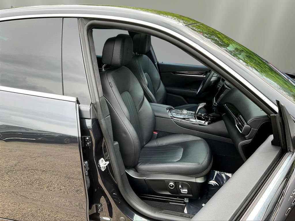 Used 2022 Maserati Levante GT AWD/4WD image 29