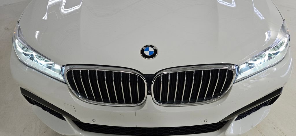 Used 2017 BMW 750i xDrive image 12