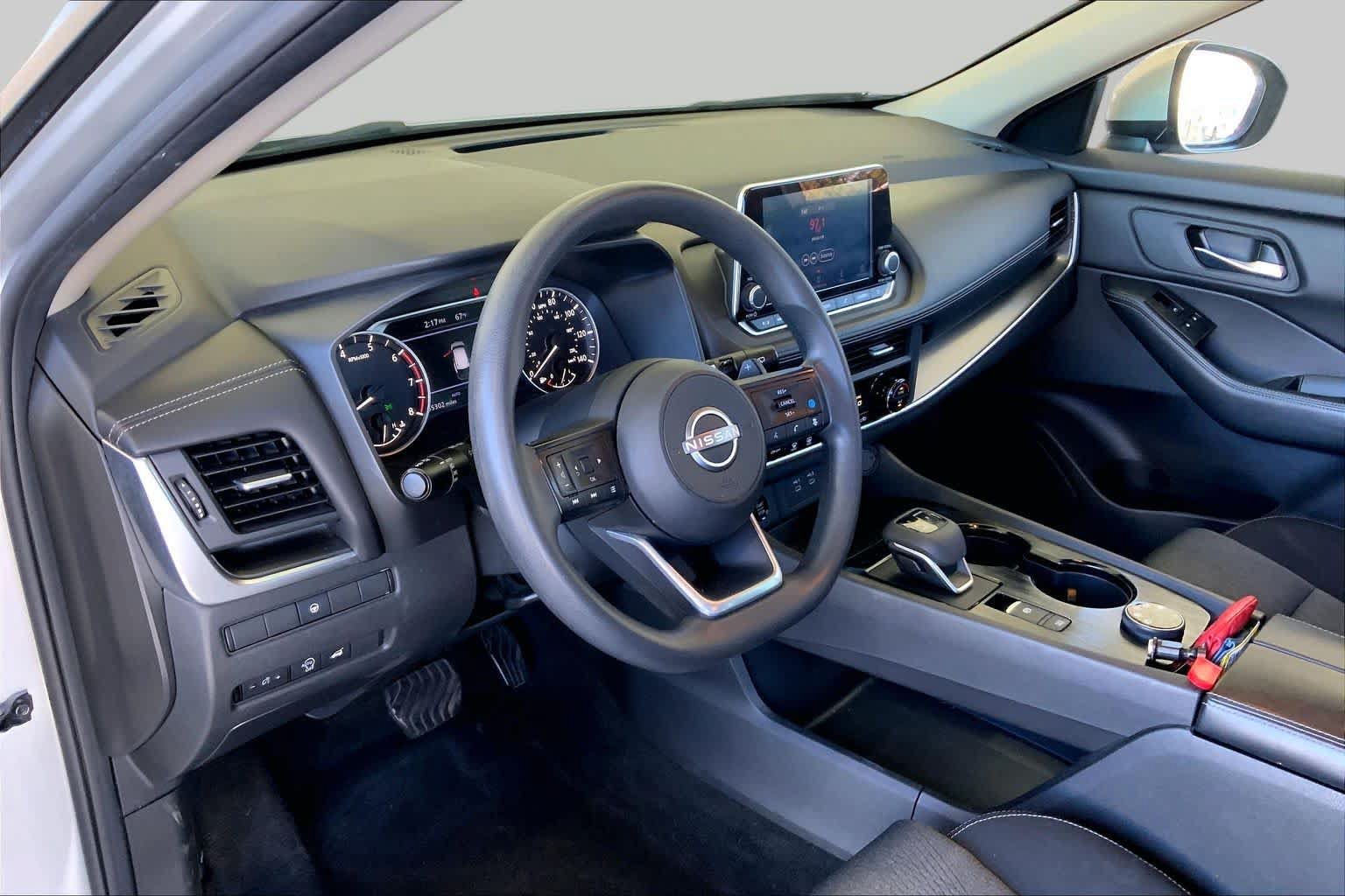 Used 2024 Nissan Rogue SV AWD/4WD image 17
