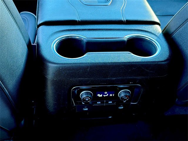 Used 2023 Chevrolet Suburban Premier image 19