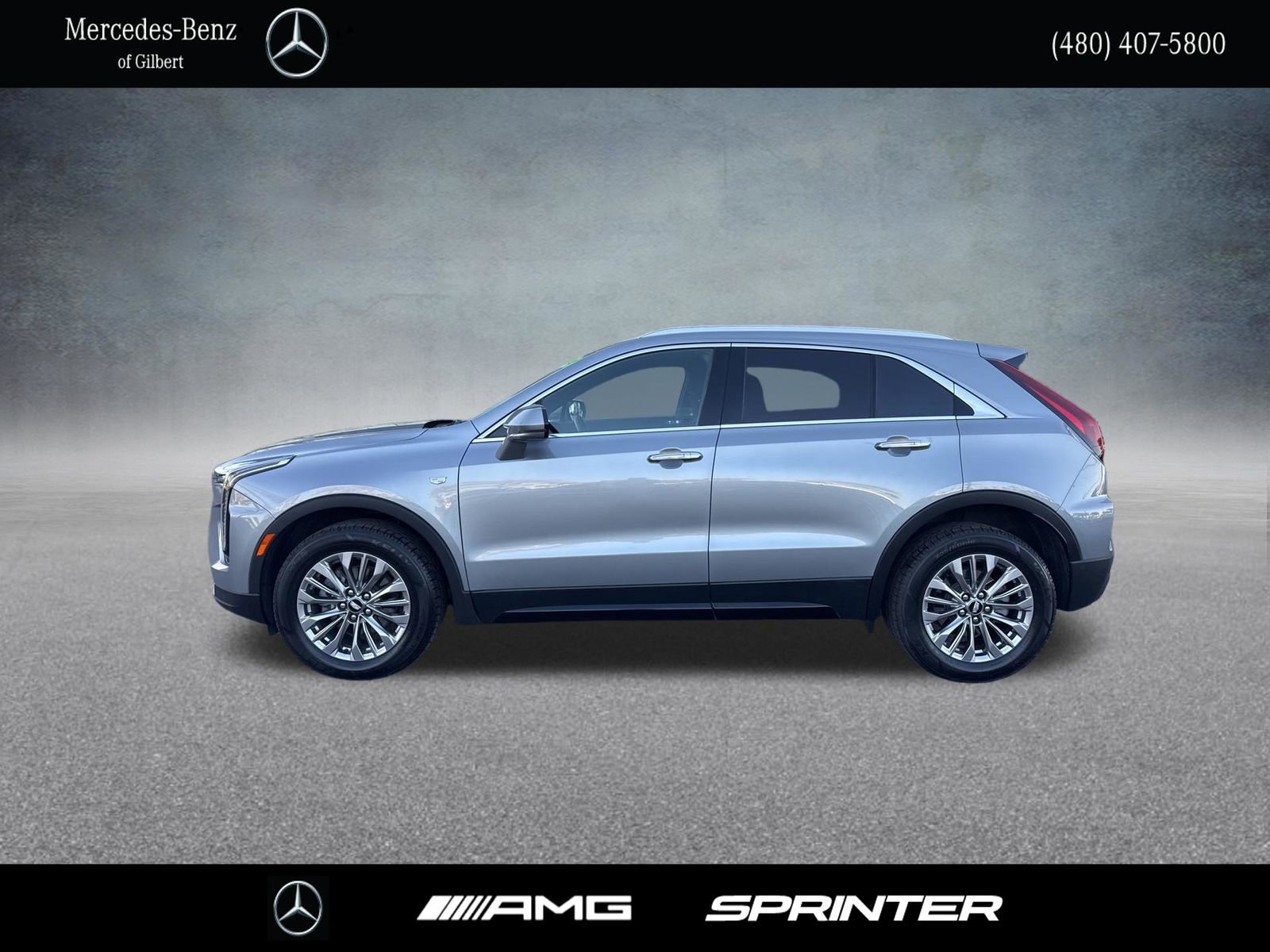 Used 2024 Cadillac XT4 Premium Luxury image 2