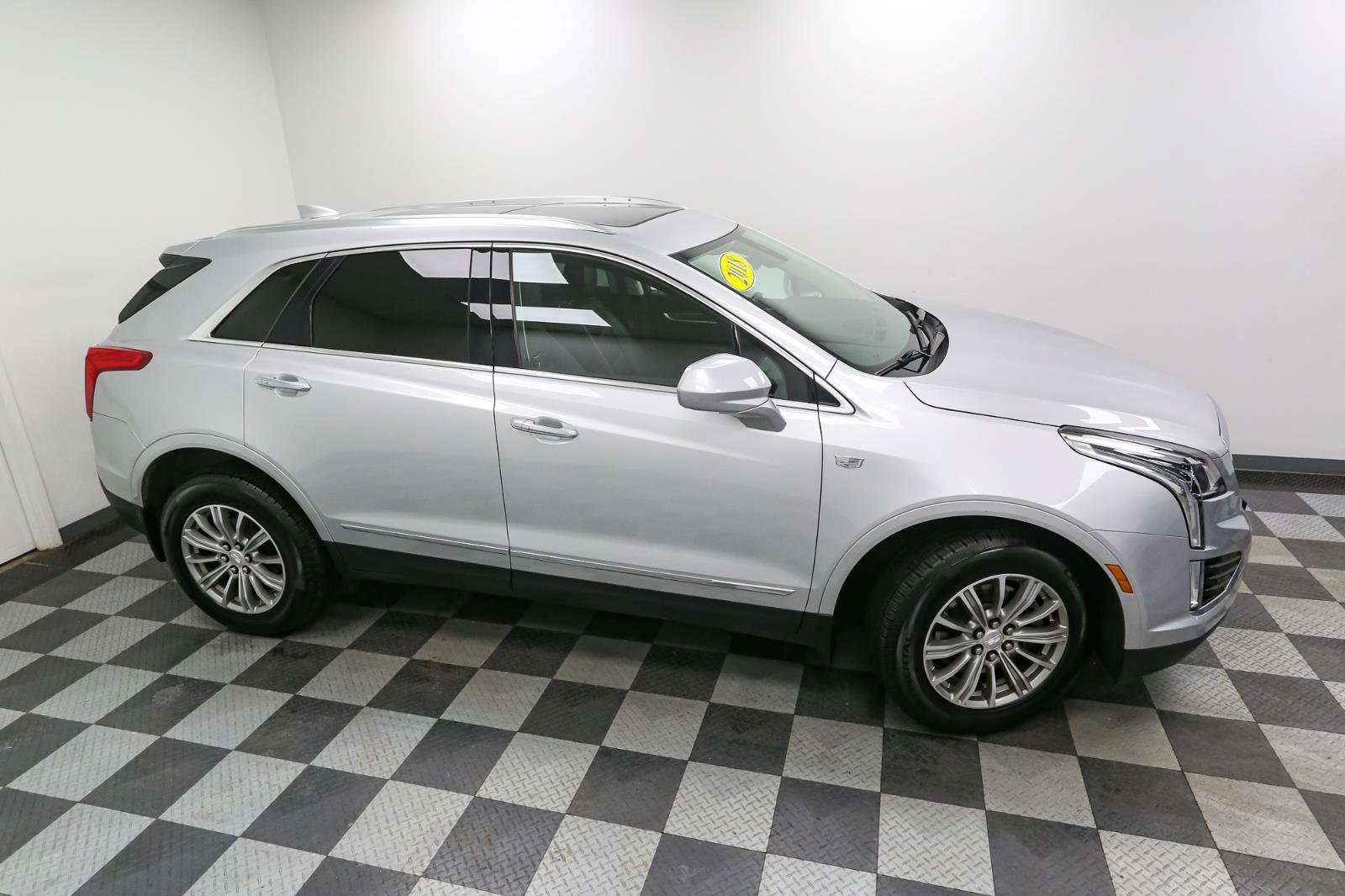 Used 2018 Cadillac XT5 Luxury w/ Driver Awareness Package image 5