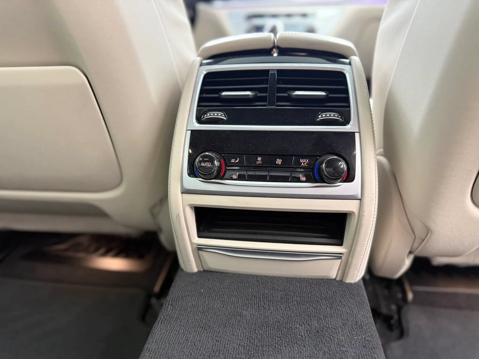 Used 2019 BMW 750i xDrive w/ Executive Package AWD/4WD image 35