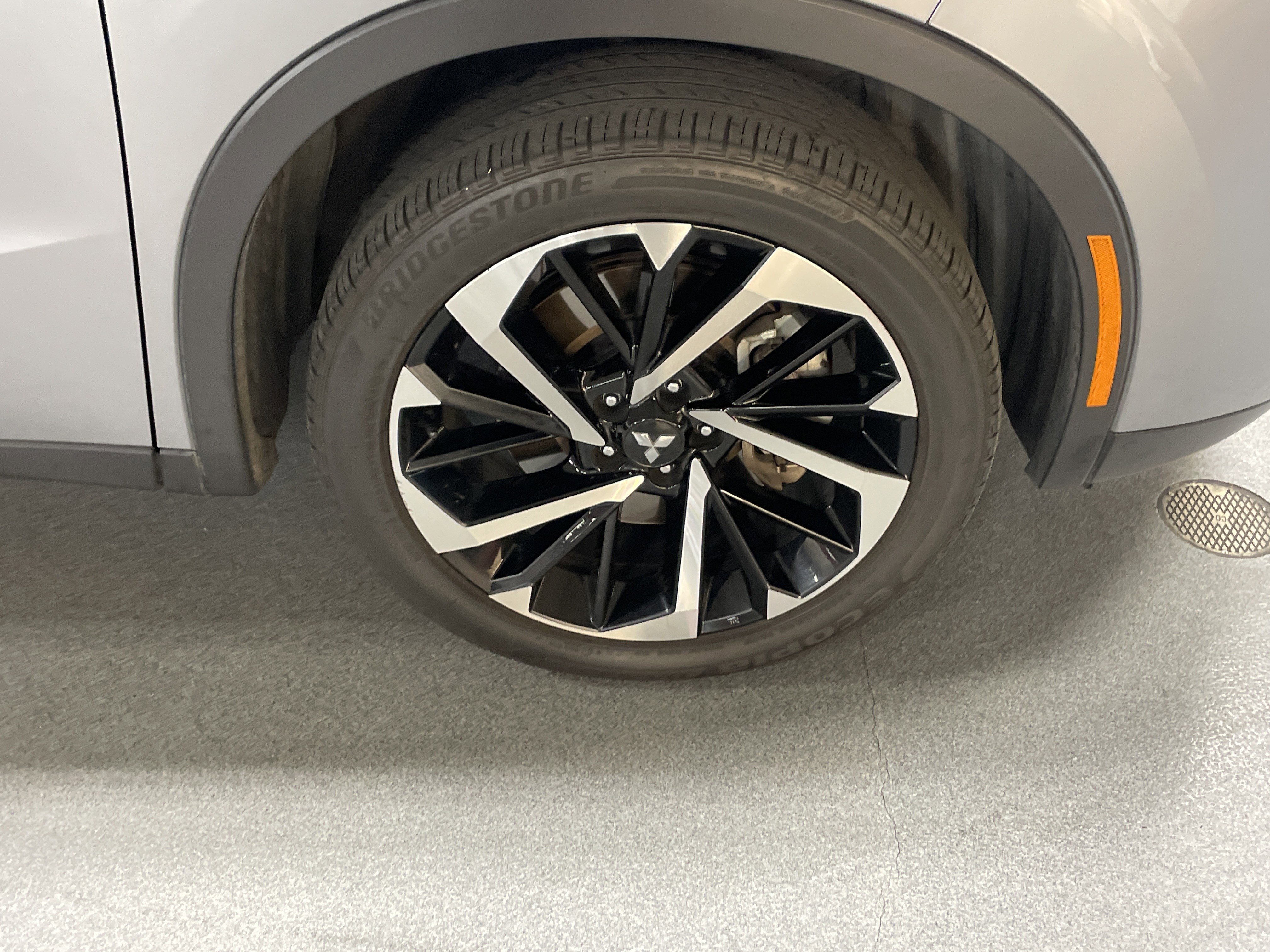 Used 2024 Mitsubishi Outlander SE image 6