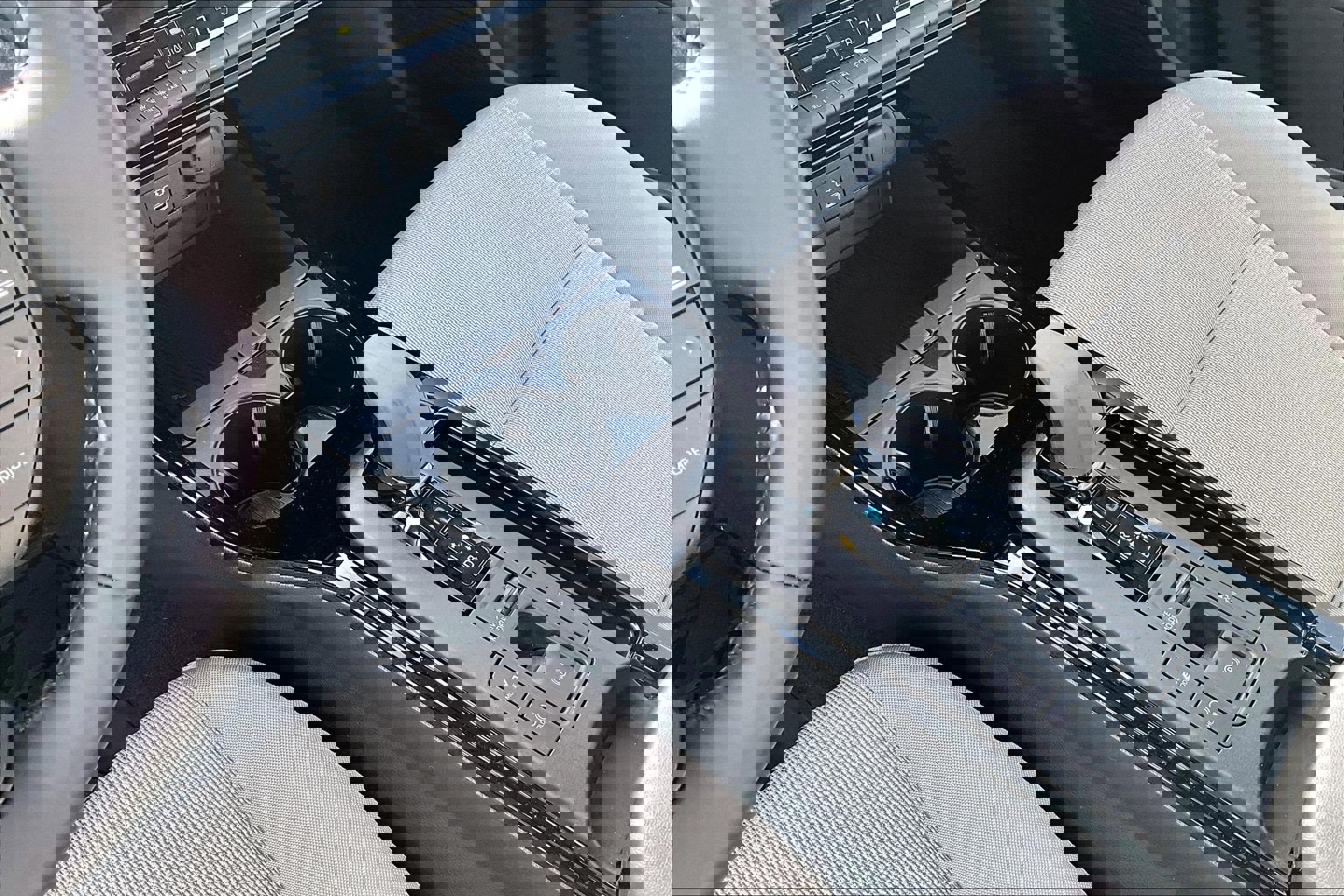 Used 2024 Toyota Prius LE AWD/4WD image 18