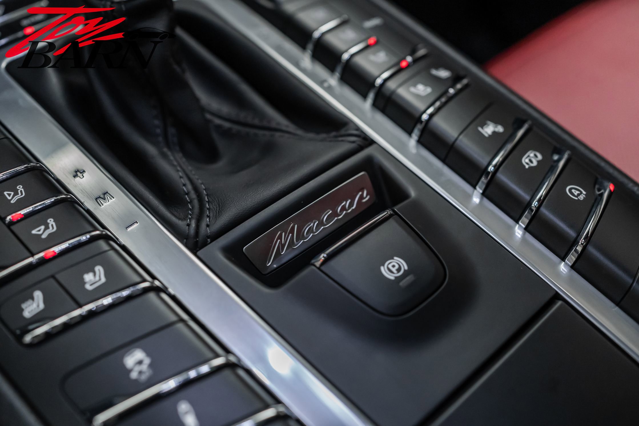 Used 2020 Porsche Macan Turbo image 45