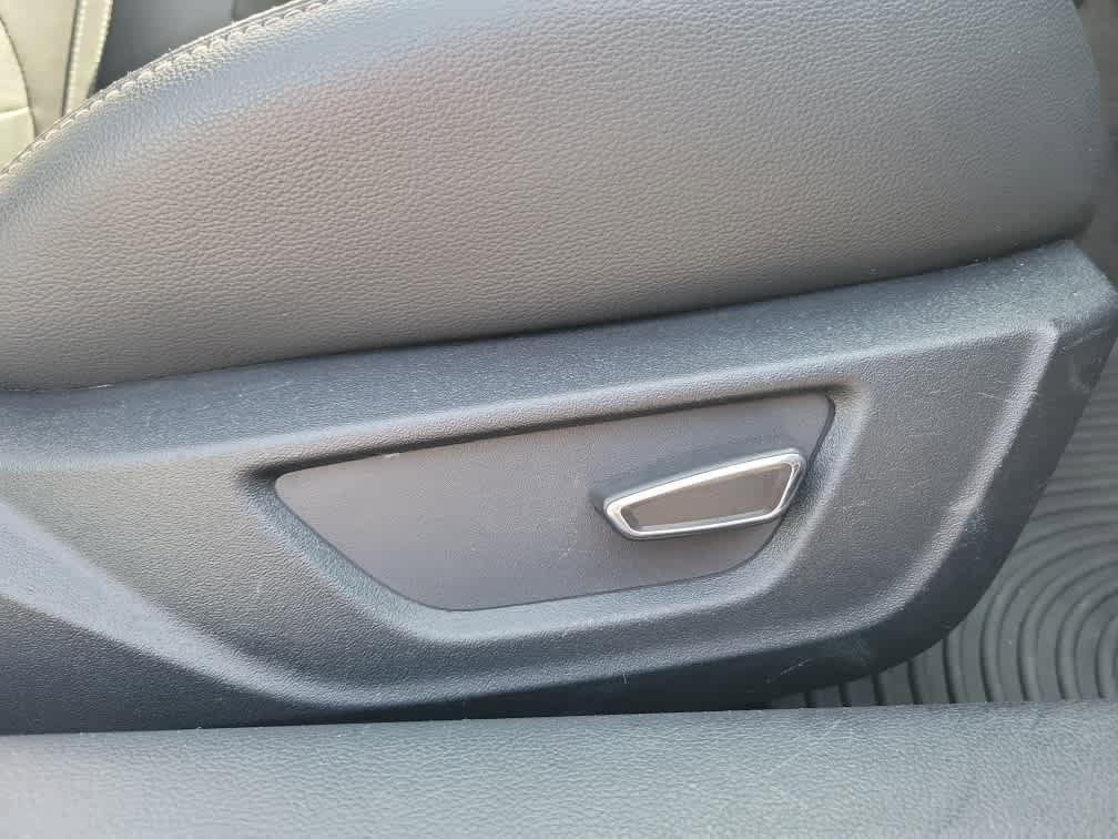 Used 2018 Ford Mustang Premium RWD image 31
